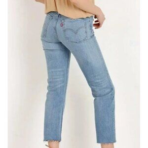 Levi Light Wash Button Fly WEDGIE Ankle Jeans Raw Hem Size 25